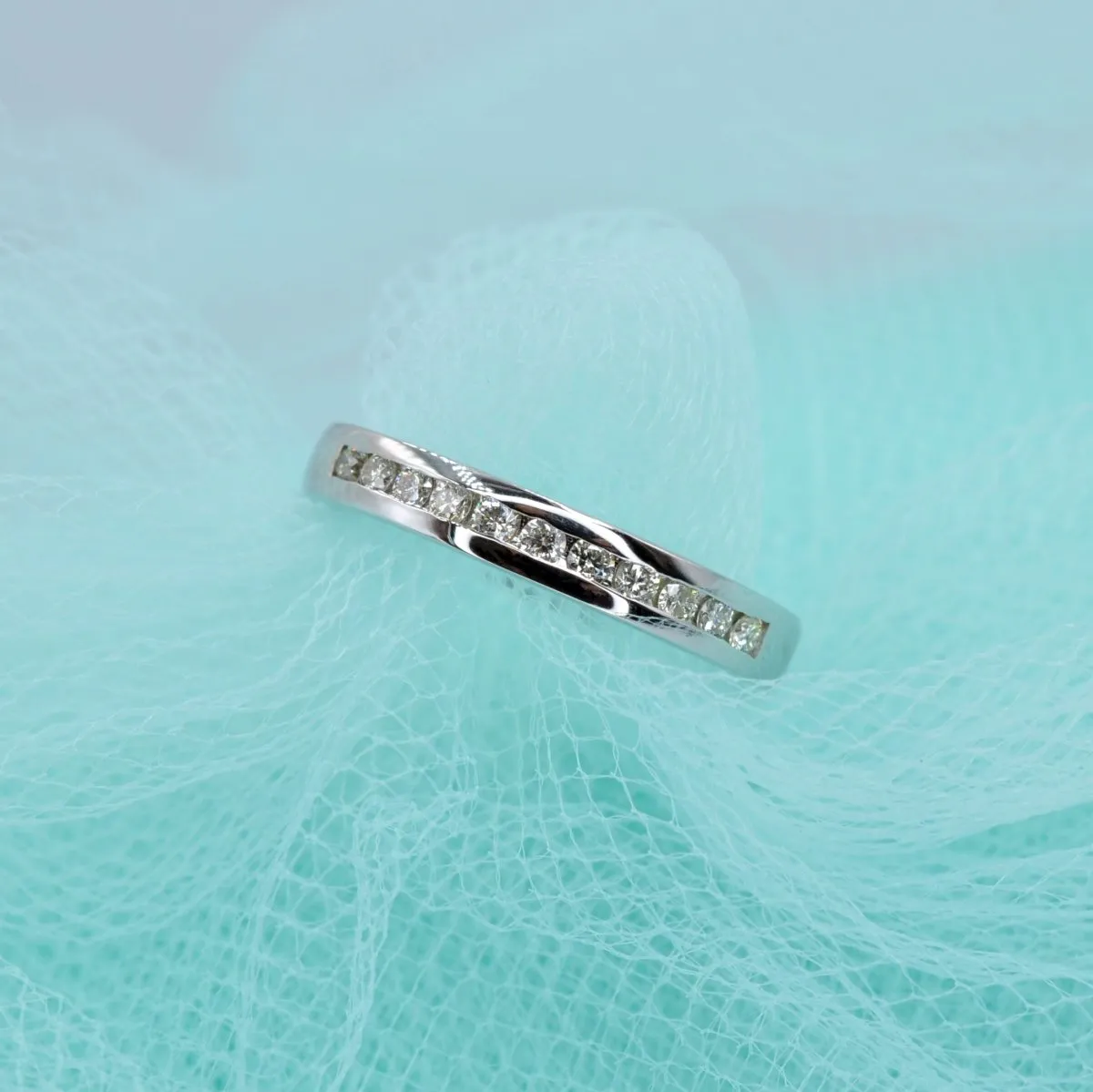 0.25 CT Round Cut Diamonds - Wedding Band