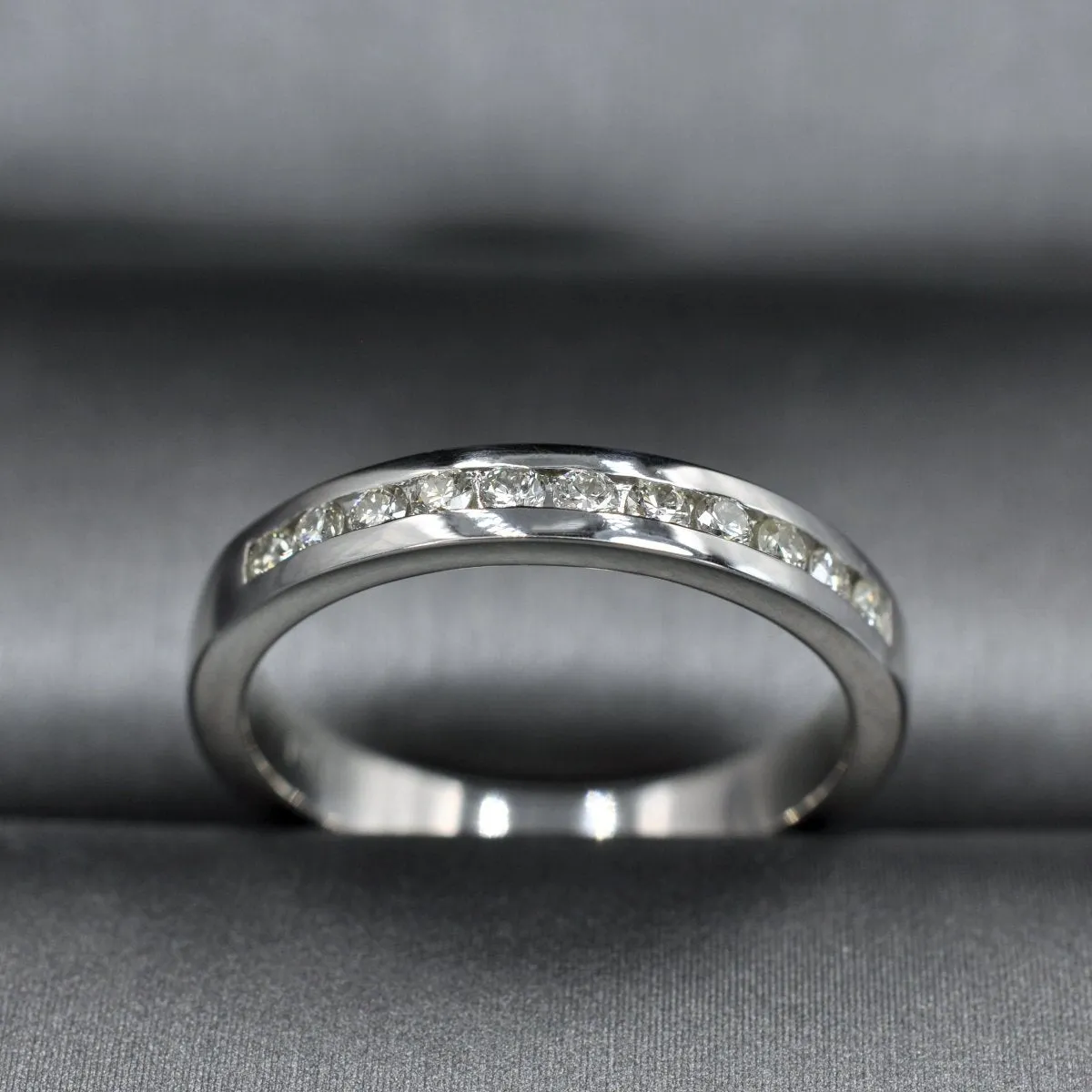 0.25 CT Round Cut Diamonds - Wedding Band