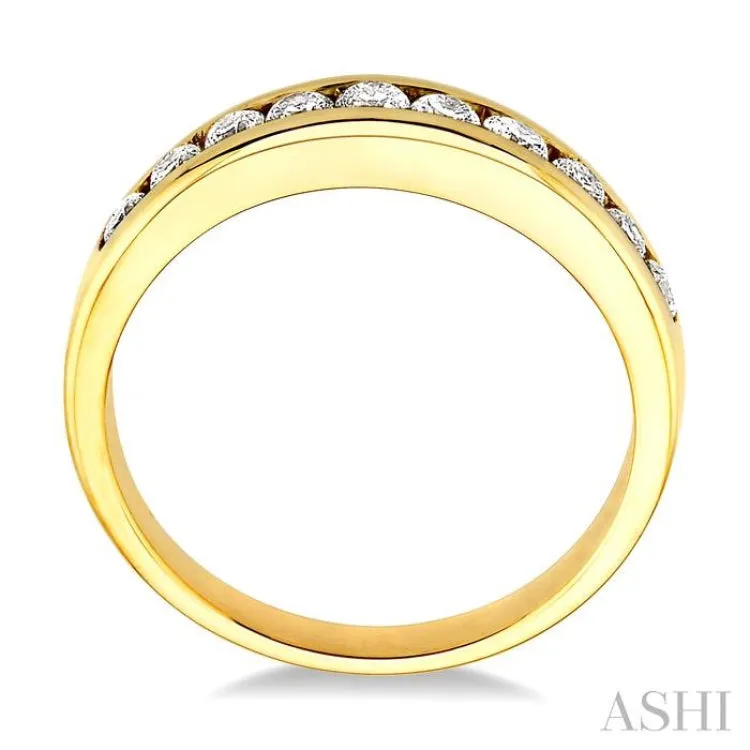 1/2 Ctw Channel Set Round Cut Diamond Band in 14K Yellow Gold