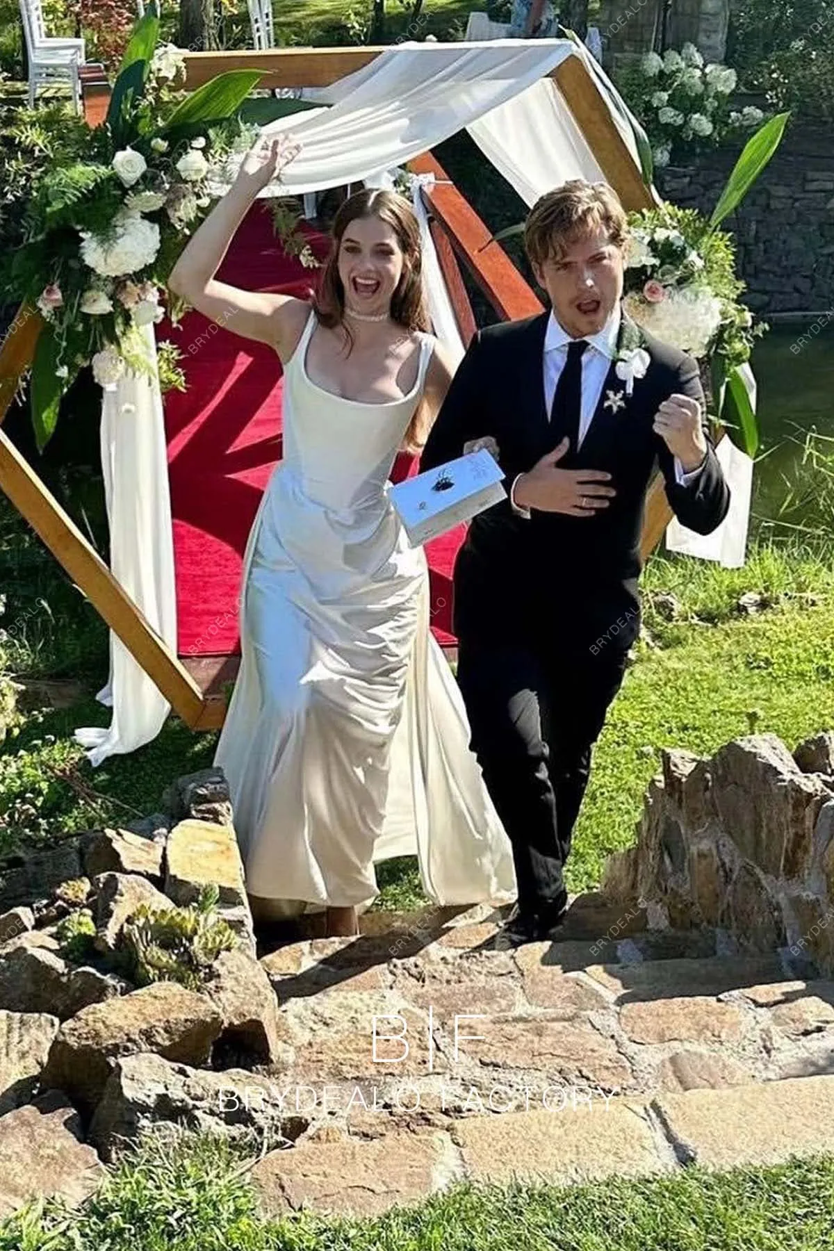 Barbara Palvin Retro Ivory Satin Square Neck Church Wedding Dress