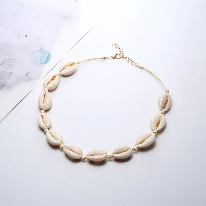 Bohemian Beach Shell Choker Necklace Natural Conch Seashell Black Rope Chain Necklace Charm Cowrie for Women Summer Jewelry Gift