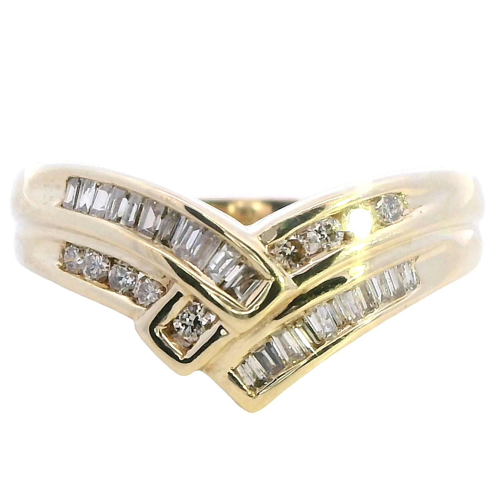 Elegant 9ct Yellow Gold Diamond Ring with 31 Sparkling Stones - Timeless Design