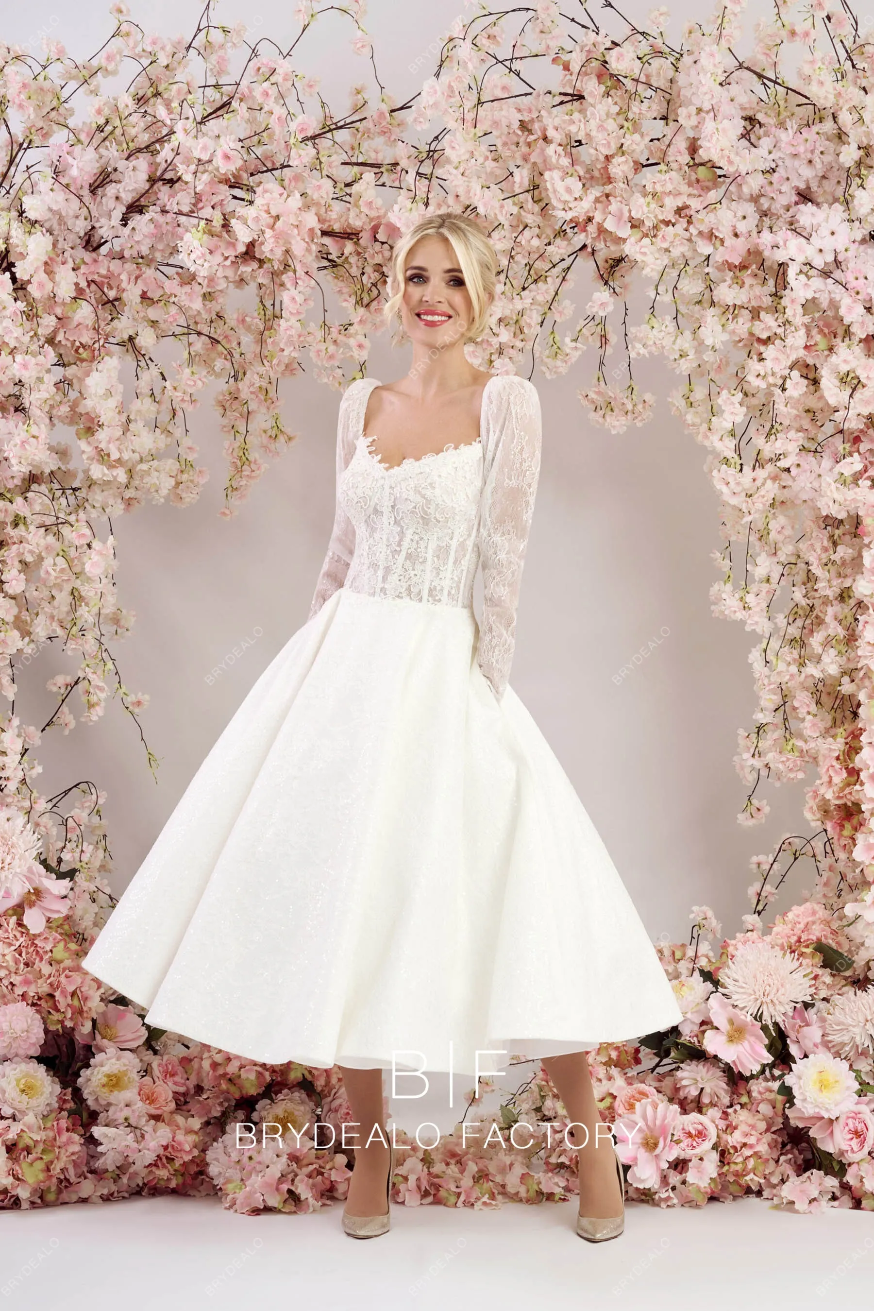 Elegant Tea-Length Lace Wedding Dress with Pouf Sleeves