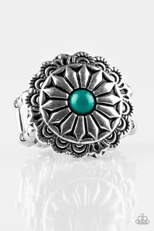 Paparazzi Daringly Daisy - Green Ring