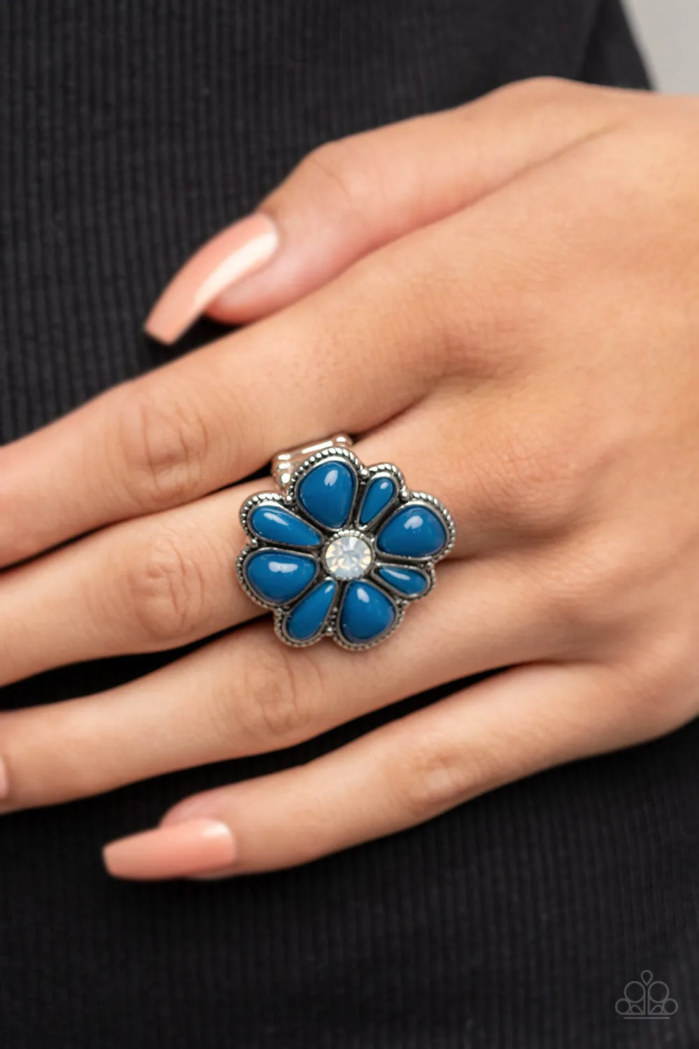 Paparazzi Meadow Mystique - Blue Ring