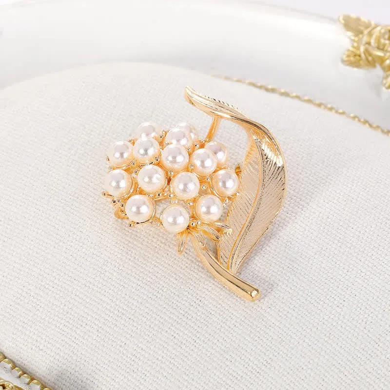 Women's Fresh Flower Pearl Brooch